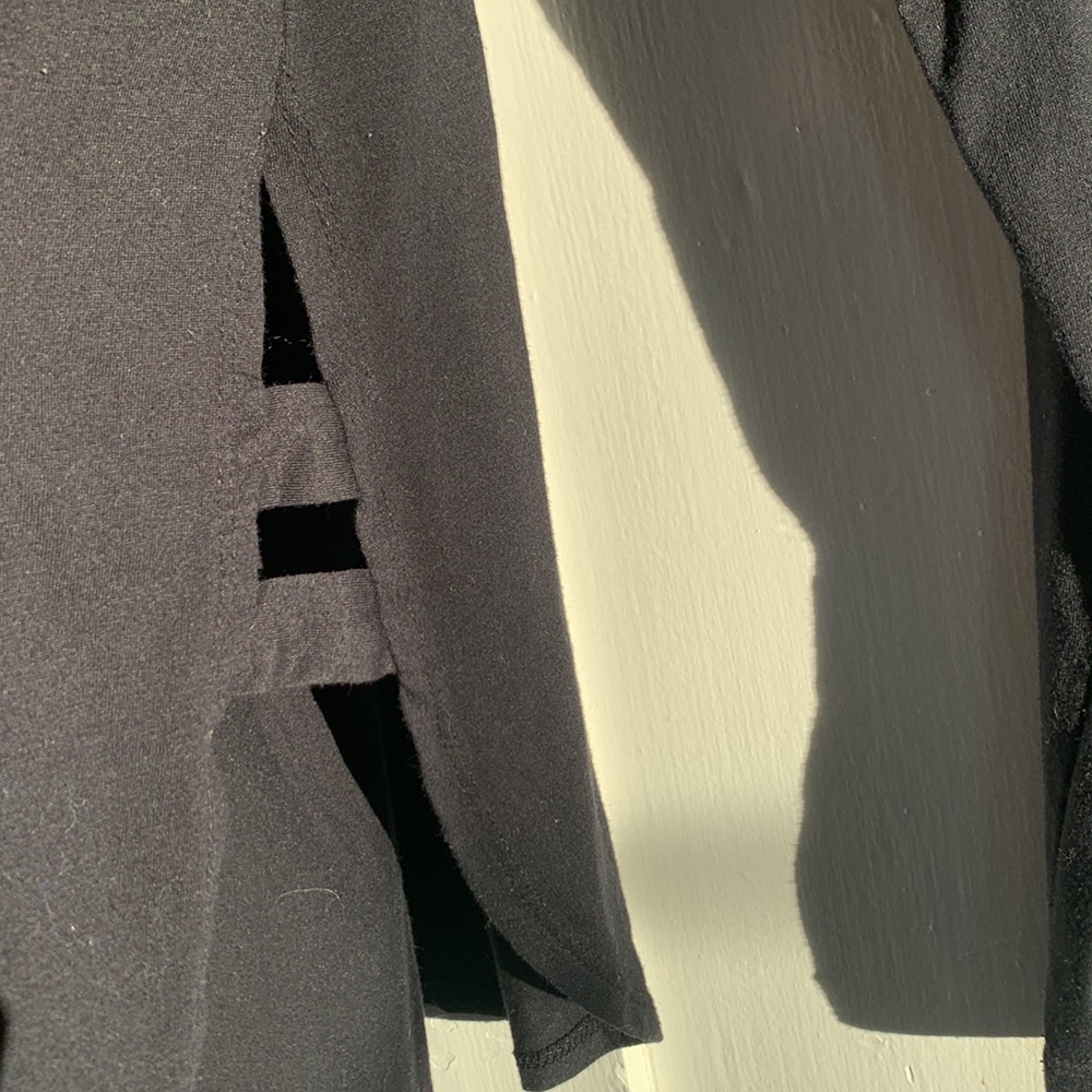 Large Fabletics top - Picture 6 of 6